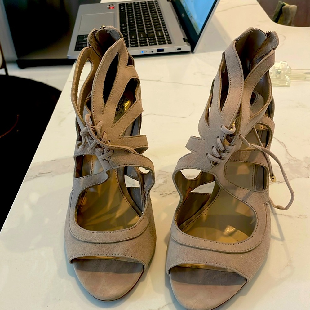 Vince Camuto Shoes. Size 8M
